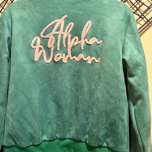 AKA GEAR BOTH MEDIUM AND SMALL. 50% off. Shoot me your best Offer!!!!